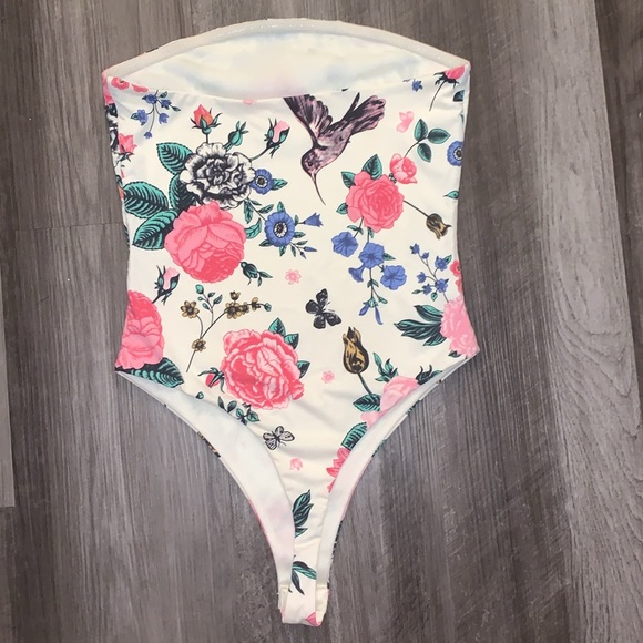 Superdown Kim Floral Strapless Bodysuit - Picture 2 of 3